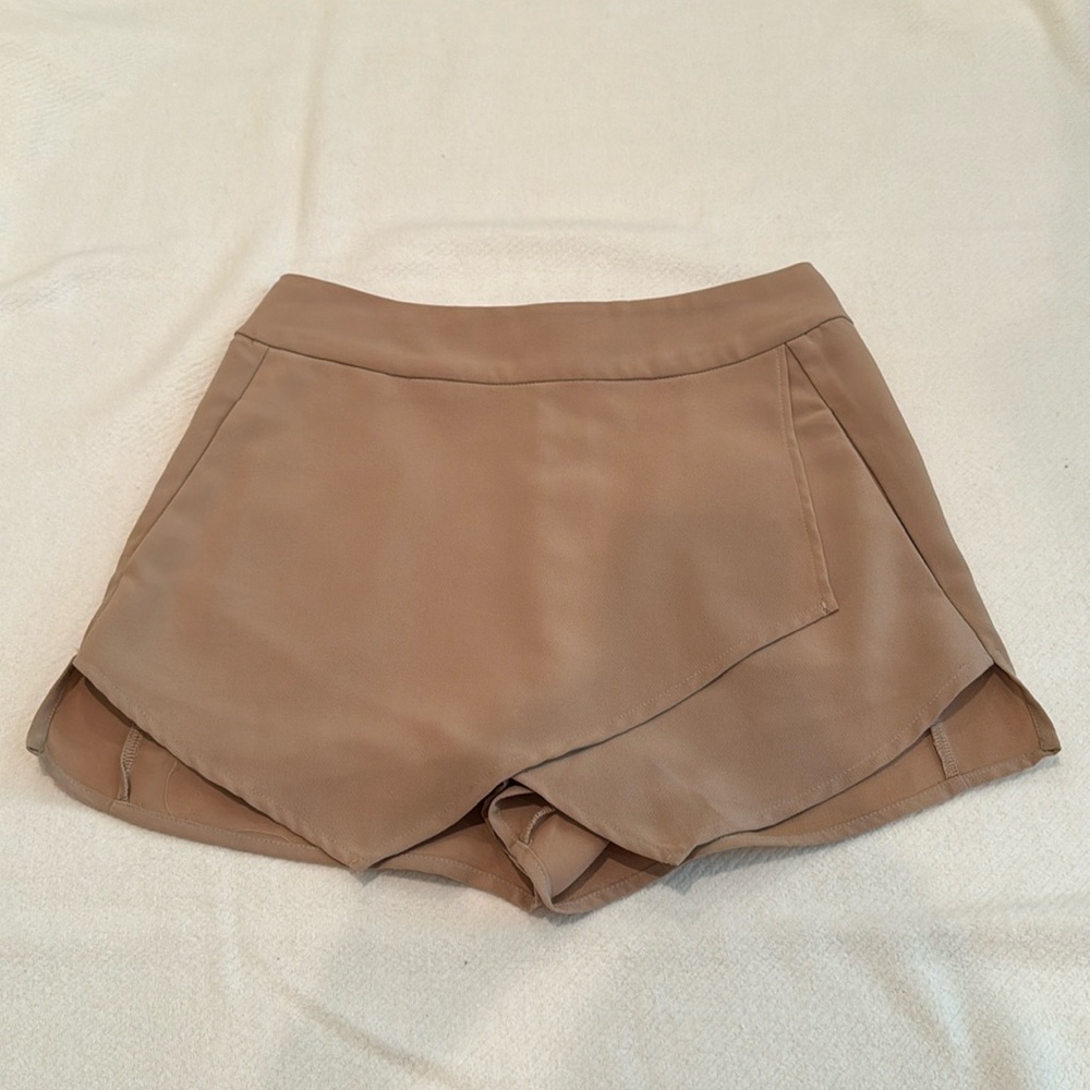 Cotton Candy LA Beige Skort Size S